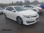✅ 2012 Toyota Camry XLE • VIN: 4T1BK1FK0CU501738 • Lot: 43433225. Wystawiony na IAAI z przebiegiem 126 714 mil. Bezpłatny archiwum sprzedaży aukcyjnych z USA i szczegółowy raport historii pojazdu na DreamBid. Zdjęcie 1.