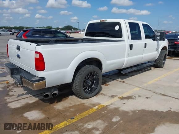✅ 2014 Ford F-250 XL • VIN: 1FT7W2AT4EEB17771 • Лот: 42914914. Опубликован ранее на IAAI с пробегом 294 839 миль. Бесплатный доступ к архиву аукционных продаж из США и подробный отчёт об истории автомобиля на DreamBid. Изображение 4.