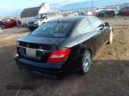 ✅ 2014 Mercedes-Benz C 250 • VIN: WDDGJ4HB5EG327622 • Lot: 41534358. Wystawiony na IAAI z przebiegiem 140 843 mil. Bezpłatny archiwum sprzedaży aukcyjnych z USA i szczegółowy raport historii pojazdu na DreamBid. Zdjęcie 4.