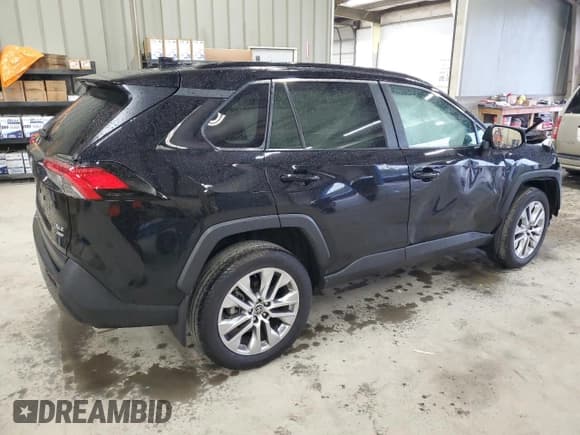 ✅ 2024 Toyota RAV4 XLE Premium • VIN: 2T3A1RFV7RC418168 • Lot: 52617895. Wystawiony na Copart z przebiegiem 11 602 mil. Bezpłatny archiwum sprzedaży aukcyjnych z USA i szczegółowy raport historii pojazdu na DreamBid. Zdjęcie 3.