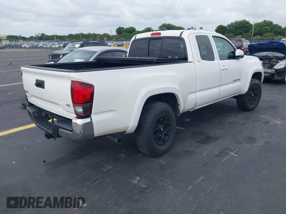 ✅ 2021 Toyota Tacoma SR • VIN: 3TYSZ5AN6MT051628 • Лот: 42440021. Опубликован ранее на IAAI с пробегом 50 549 миль. Бесплатный доступ к архиву аукционных продаж из США и подробный отчёт об истории автомобиля на DreamBid. Изображение 4.