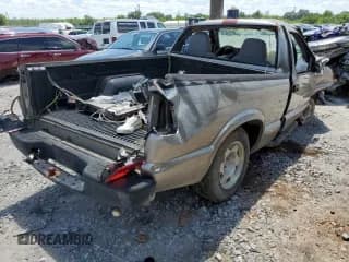 ✅ 2003 Chevrolet S-10 • VIN: 1GCCS14H838232283 • Лот: 72220104. Опубликован ранее на Copart с пробегом Не указан. Бесплатный доступ к архиву аукционных продаж из США и подробный отчёт об истории автомобиля на DreamBid. Изображение 3.