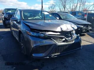 ✅ 2022 Toyota Camry SE • VIN: 4T1T11AK3NU010968 • Lot: 43695626. Listed on IAAI with 67,118 mi. Free auction sales archive from the USA and detailed vehicle history report at DreamBid. Image 1.