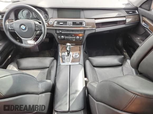 ✅ 2012 BMW 7 Series 750Li • VIN: WBAKB8C55CC963498 • Lot: 82487495. Wystawiony na Copart z przebiegiem Nie podano. Bezpłatny archiwum sprzedaży aukcyjnych z USA i szczegółowy raport historii pojazdu na DreamBid. Zdjęcie 8.