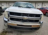 ✅ 2008 Chevrolet Silverado 2500HD 1LT • VIN: 1GCHC23638F200546 • Lot: 56834735. Wystawiony na Copart z przebiegiem 302 425 mil. Bezpłatny archiwum sprzedaży aukcyjnych z USA i szczegółowy raport historii pojazdu na DreamBid. Zdjęcie 5.