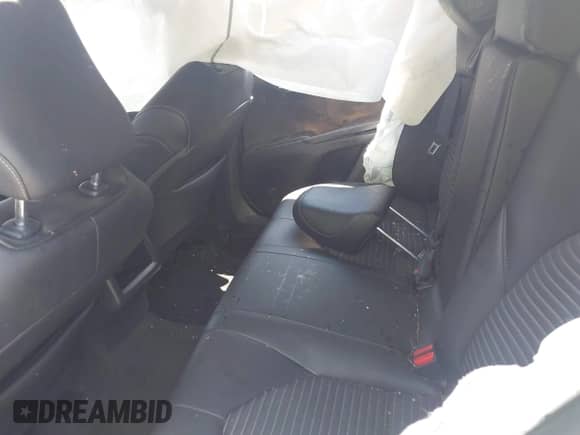 2022 Toyota Camry SE z VIN 4T1G11AK9NU062249, wystawiony jako IAAI lot #42759647 z przebiegiem 58 315 mil mil oraz . Historia ofert i sprzedaży dostępna na DreamBid. Obrazek 8.