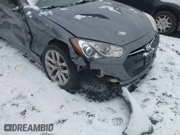 2014 Hyundai Genesis Coupe R-Spec with VIN KMHHT6KD8EU114093, listed as a IAAI auction lot 41261121 with 51,172 mi miles and . Bid and sale history available at DreamBid. Image 6.