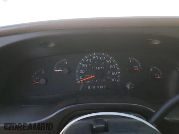 ✅ 1999 Ford Econoline Wagon XL • VIN: 1FBSS31SXXHB17170 • Лот: 70482974. Опубликован ранее на Copart с пробегом 86 575 миль. Бесплатный доступ к архиву аукционных продаж из США и подробный отчёт об истории автомобиля на DreamBid. Изображение 9.