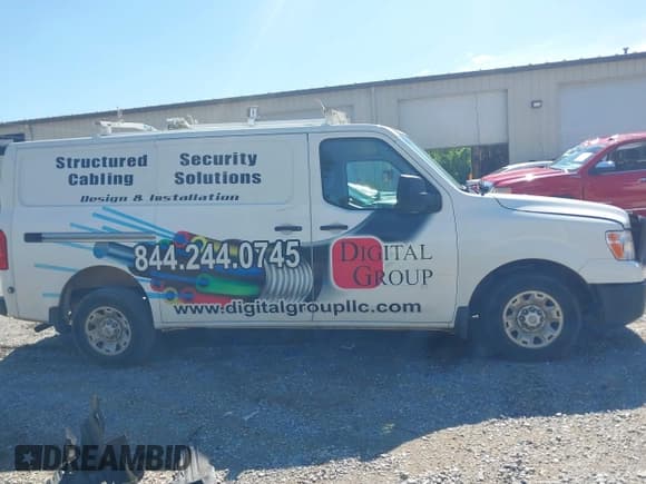 ✅ 2019 Nissan NV Cargo S • VIN: 1N6BF0KY8KN800302 • Lot: 42332925. Wystawiony na IAAI z przebiegiem 165 995 mil. Bezpłatny archiwum sprzedaży aukcyjnych z USA i szczegółowy raport historii pojazdu na DreamBid. Zdjęcie 14.