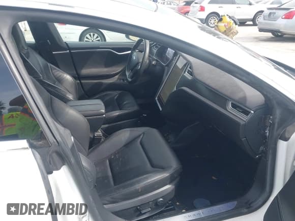 ✅ 2015 Tesla Model S 85D • VIN: 5YJSA1H4XFF081215 • Лот: 41657473. Опубликован ранее на IAAI с пробегом 143 847 миль. Бесплатный доступ к архиву аукционных продаж из США и подробный отчёт об истории автомобиля на DreamBid. Изображение 5.