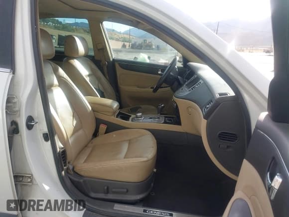 ✅ 2009 Hyundai Genesis • VIN: KMHGC46F09U047104 • Лот: 43701541. Опубликован ранее на IAAI с пробегом 222 231 миль. Бесплатный доступ к архиву аукционных продаж из США и подробный отчёт об истории автомобиля на DreamBid. Изображение 5.