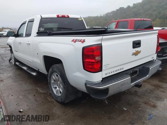 ✅ 2019 Chevrolet Silverado 1500 LT • VIN: 2GCVKPECXK1113943 • Lot: 43401016. Wystawiony na IAAI z przebiegiem 68 821 mil. Bezpłatny archiwum sprzedaży aukcyjnych z USA i szczegółowy raport historii pojazdu na DreamBid. Zdjęcie 3.