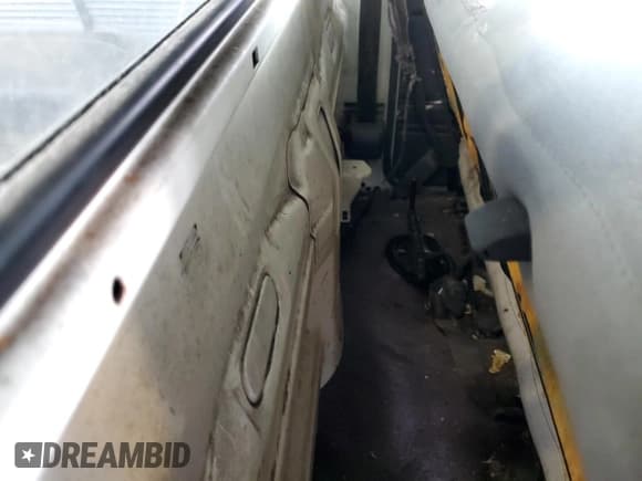 ✅ 1995 Toyota Pickup • VIN: JT4RN81A4S5207818 • Lot: 68381985. Wystawiony na Copart z przebiegiem 254 035 mil. Bezpłatny archiwum sprzedaży aukcyjnych z USA i szczegółowy raport historii pojazdu na DreamBid. Zdjęcie 11.