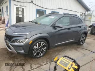 2022 Hyundai Kona Limited z VIN KM8K5CA33NU845456, wystawiony jako Copart lot #67202805 z przebiegiem 42 739 mil mil oraz Szkoda całkowita • Salvage title. Historia ofert i sprzedaży dostępna na DreamBid. Obrazek 1.
