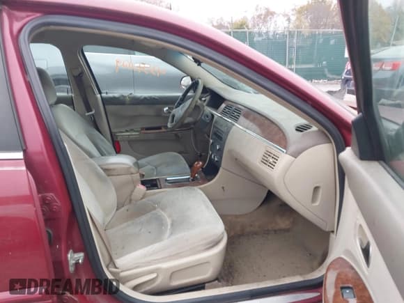 ✅ 2005 Buick LaCrosse CX • VIN: 2G4WC532051289416 • Лот: 43590129. Опубликован ранее на IAAI с пробегом 239 574 миль. Бесплатный доступ к архиву аукционных продаж из США и подробный отчёт об истории автомобиля на DreamBid. Изображение 5.