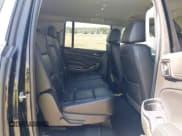 ✅ 2020 Chevrolet Suburban LT • VIN: 1GNSCHKC5LR102083 • Lot: 40551013. Wystawiony na IAAI z przebiegiem 105 555 mil. Bezpłatny archiwum sprzedaży aukcyjnych z USA i szczegółowy raport historii pojazdu na DreamBid. Zdjęcie 8.