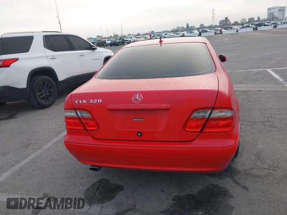 ✅ 2001 Mercedes-Benz CLK 320/430 • VIN: WDBLJ65G31F180395 • Лот: 41603431. Опубликован ранее на IAAI с пробегом 203 805 миль. Бесплатный доступ к архиву аукционных продаж из США и подробный отчёт об истории автомобиля на DreamBid. Изображение 16.