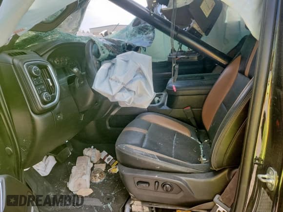 ✅ 2021 Chevrolet Silverado 2500HD LTZ • VIN: 1GC4YPEY0MF153434 • Lot: 81090355. Wystawiony na Copart z przebiegiem 200 219 mil. Bezpłatny archiwum sprzedaży aukcyjnych z USA i szczegółowy raport historii pojazdu na DreamBid. Zdjęcie 7.