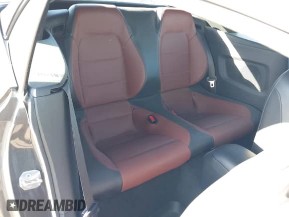 ✅ 2017 Ford Mustang GT Premium • VIN: 1FATP8FFXH5316920 • Lot: 40822348. Wystawiony na IAAI z przebiegiem 18 983 mil. Bezpłatny archiwum sprzedaży aukcyjnych z USA i szczegółowy raport historii pojazdu na DreamBid. Zdjęcie 8.