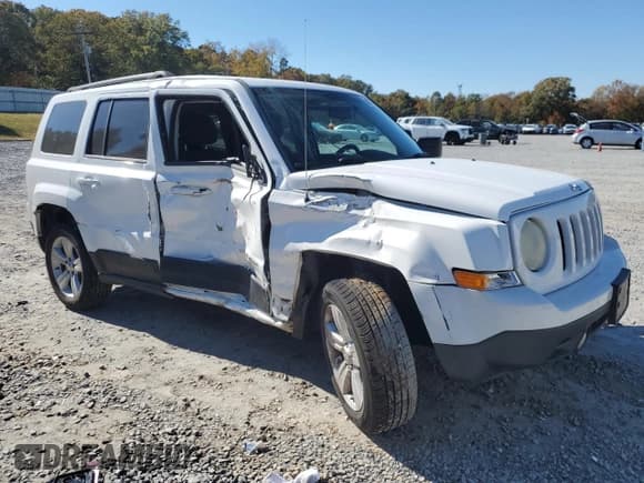 ✅ 2011 Jeep Patriot Sport • VIN: 1J4NF1GB6BD105097 • Lot: 90835745. Listed on Copart with 182,981 mi. Free auction sales archive from the USA and detailed vehicle history report at DreamBid. Image 4.
