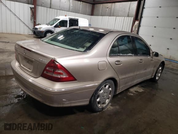 ✅ 2005 Mercedes-Benz C 240 • VIN: WDBRF81J95F673190 • Lot: 42858495. Listed on Copart with Not provided. Free auction sales archive from the USA and detailed vehicle history report at DreamBid. Image 3.