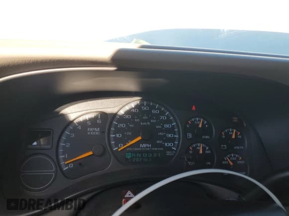 ✅ 2001 Chevrolet Suburban LT • VIN: 3GNFK16T01G241492 • Lot: 88493595. Listed on Copart with 282,161 mi. Free auction sales archive from the USA and detailed vehicle history report at DreamBid. Image 9.