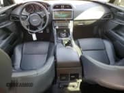 ✅ 2019 Jaguar XE 25t • VIN: SAJAS4FX3KCP52580 • Lot: 77914654. Wystawiony na Copart z przebiegiem 85 958 mil. Bezpłatny archiwum sprzedaży aukcyjnych z USA i szczegółowy raport historii pojazdu na DreamBid. Zdjęcie 8.