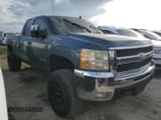 ✅ 2008 Chevrolet Silverado 2500HD 1LT • VIN: 1GCHK29698E127781 • Lot: 75123054. Wystawiony na Copart z przebiegiem Nie podano. Bezpłatny archiwum sprzedaży aukcyjnych z USA i szczegółowy raport historii pojazdu na DreamBid. Zdjęcie 4.