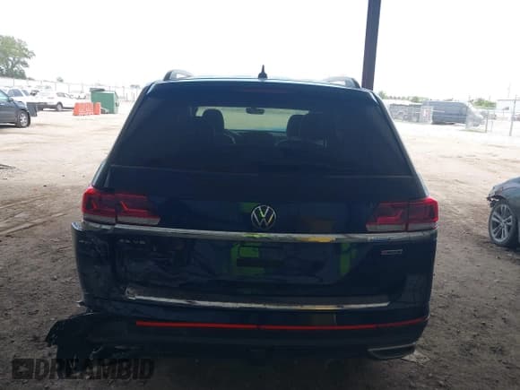 ✅ 2022 Volkswagen Atlas SE • VIN: 1V2KR2CA4NC551468 • Лот: 42524569. Опубликован ранее на IAAI с пробегом 13 779 миль. Бесплатный доступ к архиву аукционных продаж из США и подробный отчёт об истории автомобиля на DreamBid. Изображение 16.