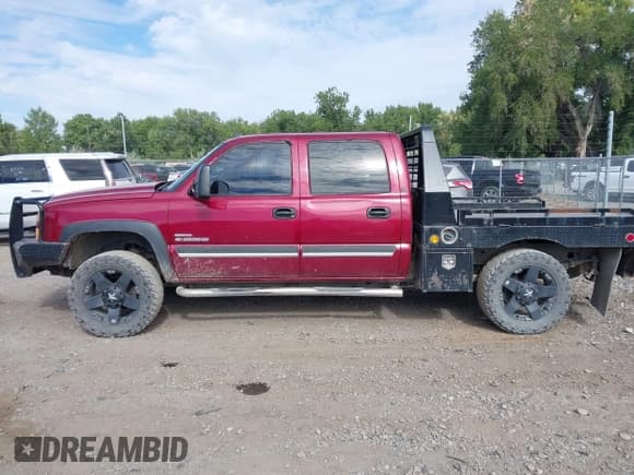 ✅ 2006 Chevrolet Silverado 2500HD LT3 • VIN: 1GCHK23276F104562 • Лот: 43072115. Опубликован ранее на IAAI с пробегом Не указан. Бесплатный доступ к архиву аукционных продаж из США и подробный отчёт об истории автомобиля на DreamBid. Изображение 14.