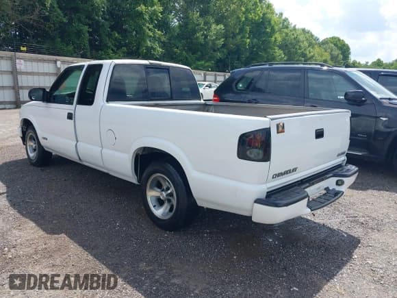 ✅ 2003 Chevrolet S-10 • VIN: 1GCCS19H638164851 • Лот: 42721946. Опубликован ранее на IAAI с пробегом 143 546 миль. Бесплатный доступ к архиву аукционных продаж из США и подробный отчёт об истории автомобиля на DreamBid. Изображение 3.