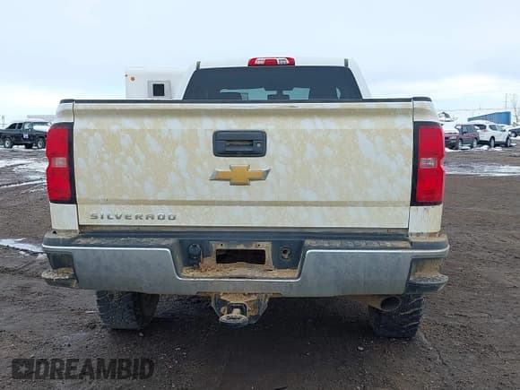 ✅ 2016 Chevrolet Silverado 2500HD Work Truck • VIN: 1GC2KUEG9GZ146192 • Lot: 40692043. Wystawiony na IAAI z przebiegiem Nie podano. Bezpłatny archiwum sprzedaży aukcyjnych z USA i szczegółowy raport historii pojazdu na DreamBid. Zdjęcie 17.