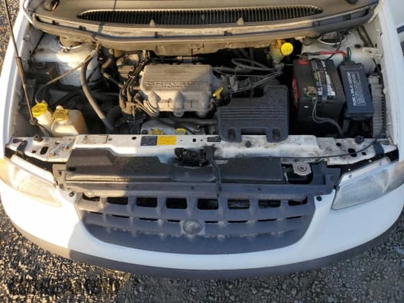 ✅ 2000 Plymouth Voyager • VIN: 2P4GP2534YR645983 • Lot: 80028904. Wystawiony na Copart z przebiegiem Nie podano. Bezpłatny archiwum sprzedaży aukcyjnych z USA i szczegółowy raport historii pojazdu na DreamBid. Zdjęcie 12.