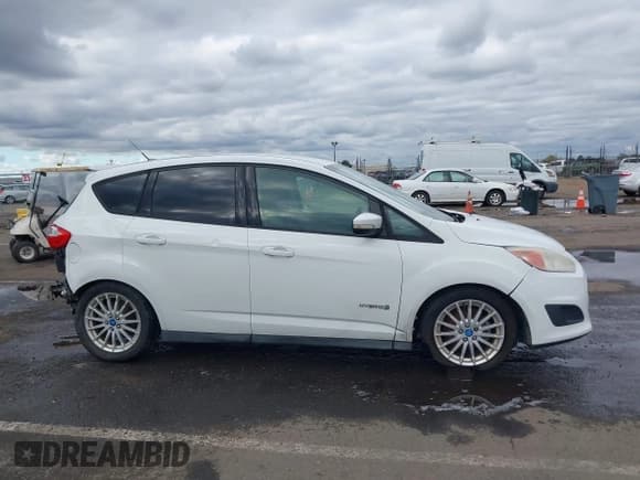 ✅ 2013 Ford C-Max SE • VIN: 1FADP5AU3DL517654 • Lot: 43740635. Listed on IAAI with 235,289 mi. Free auction sales archive from the USA and detailed vehicle history report at DreamBid. Image 12.