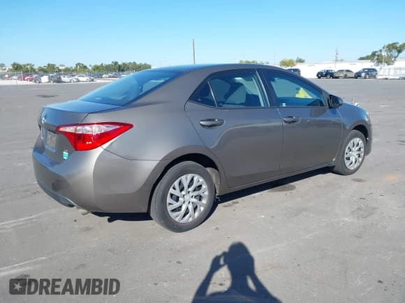 ✅ 2018 Toyota Corolla SE • VIN: 5YFBURHE2JP775327 • Lot: 43616858. Listed on IAAI with 41,155 mi. Free auction sales archive from the USA and detailed vehicle history report at DreamBid. Image 4.
