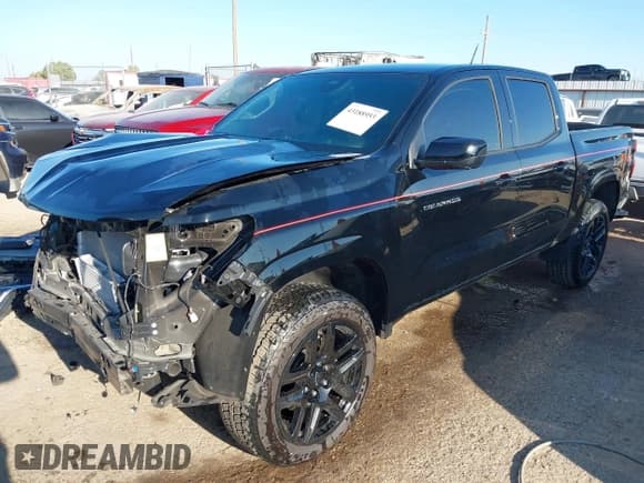 ✅ 2025 Chevrolet Colorado 4WD Z71 • VIN: 1GCPTDEK0S1222543 • Лот: 43188953. Опубликован ранее на IAAI с пробегом 1 676 миль. Бесплатный доступ к архиву аукционных продаж из США и подробный отчёт об истории автомобиля на DreamBid. Изображение 2.