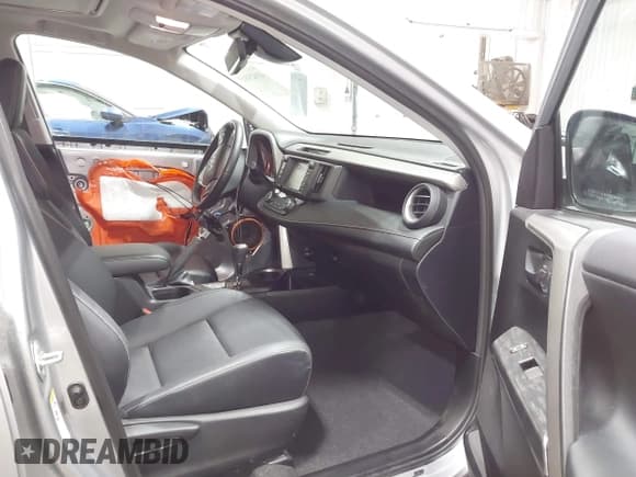 ✅ 2017 Toyota RAV4 Limited • VIN: 2T3DFREV7HW598796 • Lot: 41825813. Wystawiony na IAAI z przebiegiem 52 953 mil. Bezpłatny archiwum sprzedaży aukcyjnych z USA i szczegółowy raport historii pojazdu na DreamBid. Zdjęcie 5.