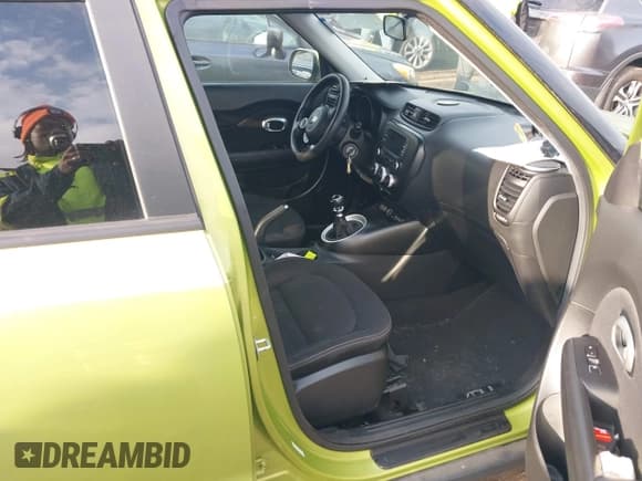 ✅ 2019 Kia Soul • VIN: KNDJN2A2XK7910640 • Lot: 43476767. Listed on IAAI with 130,547 mi. Free auction sales archive from the USA and detailed vehicle history report at DreamBid. Image 5.