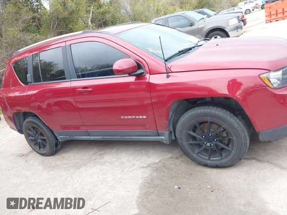 ✅ 2017 Jeep Compass Latitude • VIN: 1C4NJCEB3HD198107 • Lot: 43823961. Wystawiony na IAAI z przebiegiem 181 621 mil. Bezpłatny archiwum sprzedaży aukcyjnych z USA i szczegółowy raport historii pojazdu na DreamBid. Zdjęcie 6.