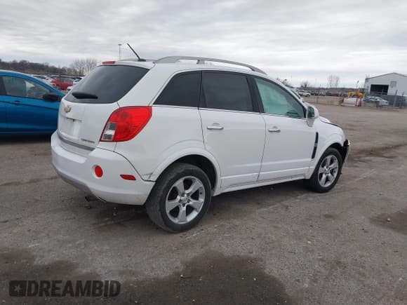 ✅ 2015 Chevrolet Captiva Sport LT • VIN: 3GNAL3EKXFS502367 • Lot: 41890413. Wystawiony na IAAI z przebiegiem 256 712 mil. Bezpłatny archiwum sprzedaży aukcyjnych z USA i szczegółowy raport historii pojazdu na DreamBid. Zdjęcie 4.