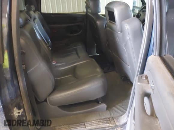 ✅ 2006 Chevrolet Silverado 2500HD LT1 • VIN: 1GCHK23D66F177200 • Lot: 40502053. Listed on IAAI with 103,207 mi. Free auction sales archive from the USA and detailed vehicle history report at DreamBid. Image 8.