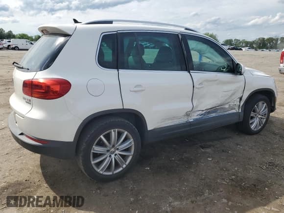 ✅ 2013 Volkswagen Tiguan SE • VIN: WVGBV7AX7DW512304 • Lot: 55928365. Listed on Copart with 142,520 mi. Free auction sales archive from the USA and detailed vehicle history report at DreamBid. Image 3.