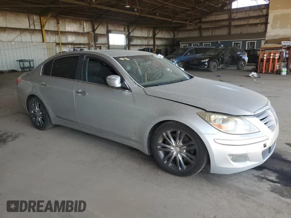 ✅ 2010 Hyundai Genesis • VIN: KMHGC4DF2AU075137 • Лот: 67096095. Опубликован ранее на Copart с пробегом Не указан. Бесплатный доступ к архиву аукционных продаж из США и подробный отчёт об истории автомобиля на DreamBid. Изображение 4.