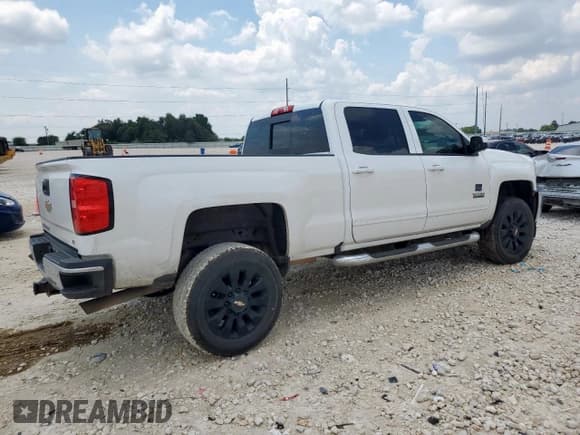 ✅ 2018 Chevrolet Silverado 2500HD LT • VIN: 1GC1CVEG9JF150203 • Lot: 70230545. Wystawiony na Copart z przebiegiem 110 978 mil. Bezpłatny archiwum sprzedaży aukcyjnych z USA i szczegółowy raport historii pojazdu na DreamBid. Zdjęcie 3.