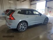 ✅ 2025 Volvo XC60 Plus • VIN: YV4M12RC3S1215115 • Lot: 85139345. Wystawiony na Copart z przebiegiem 6 191 mil. Bezpłatny archiwum sprzedaży aukcyjnych z USA i szczegółowy raport historii pojazdu na DreamBid. Zdjęcie 3.