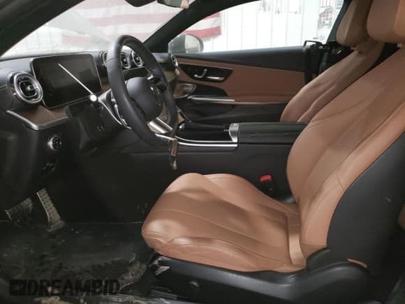 ✅ 2024 Mercedes-Benz CLE 300 • VIN: W1KMJ4HB3RF003762 • Лот: 51513175. Опубликован ранее на Copart с пробегом 3 484 миль. Бесплатный доступ к архиву аукционных продаж из США и подробный отчёт об истории автомобиля на DreamBid. Изображение 7.