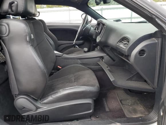 ✅ 2017 Dodge Challenger R/T • VIN: 2C3CDZBT2HH597998 • Lot: 72772234. Wystawiony na Copart z przebiegiem 57 213 mil. Bezpłatny archiwum sprzedaży aukcyjnych z USA i szczegółowy raport historii pojazdu na DreamBid. Zdjęcie 7.