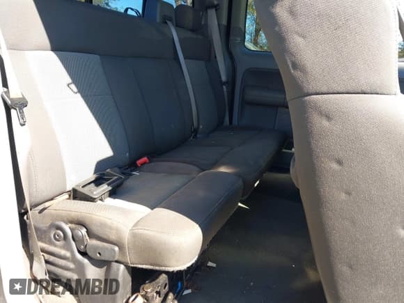 ✅ 2006 Ford F-150 XLT • VIN: 1FTPX12556NB81794 • Lot: 43562844. Wystawiony na IAAI z przebiegiem 219 035 mil. Bezpłatny archiwum sprzedaży aukcyjnych z USA i szczegółowy raport historii pojazdu na DreamBid. Zdjęcie 8.