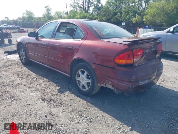 ✅ 2002 Oldsmobile Alero GL1 • VIN: 1G3NL52E02C215561 • Lot: 42230290. Wystawiony na IAAI z przebiegiem 177 176 mil. Bezpłatny archiwum sprzedaży aukcyjnych z USA i szczegółowy raport historii pojazdu na DreamBid. Zdjęcie 3.