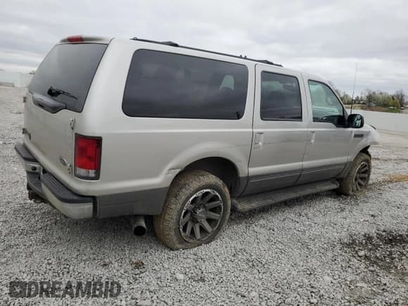 ✅ 2002 Ford Excursion XLT • VIN: 1FMNU41S22EC86209 • Lot: 51261065. Wystawiony na Copart z przebiegiem 202 942 mil. Bezpłatny archiwum sprzedaży aukcyjnych z USA i szczegółowy raport historii pojazdu na DreamBid. Zdjęcie 3.